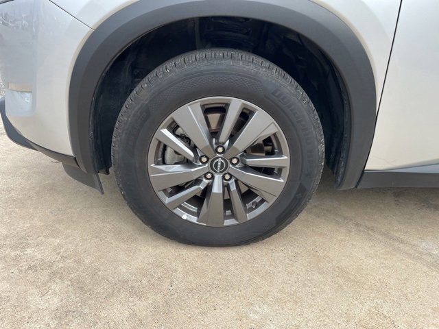 Used 2024 Nissan Pathfinder SV image 8