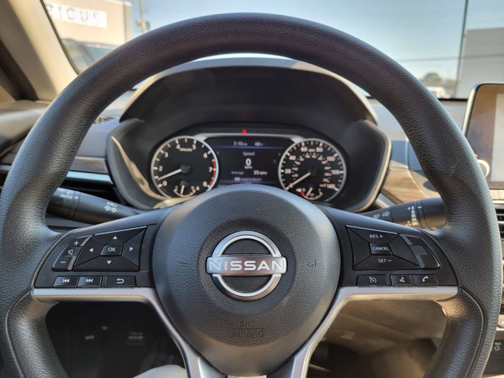 Used 2024 Nissan Altima 2.5 SV image 30