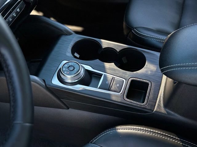 Certified 2025 Ford Escape Platinum AWD/4WD image 21