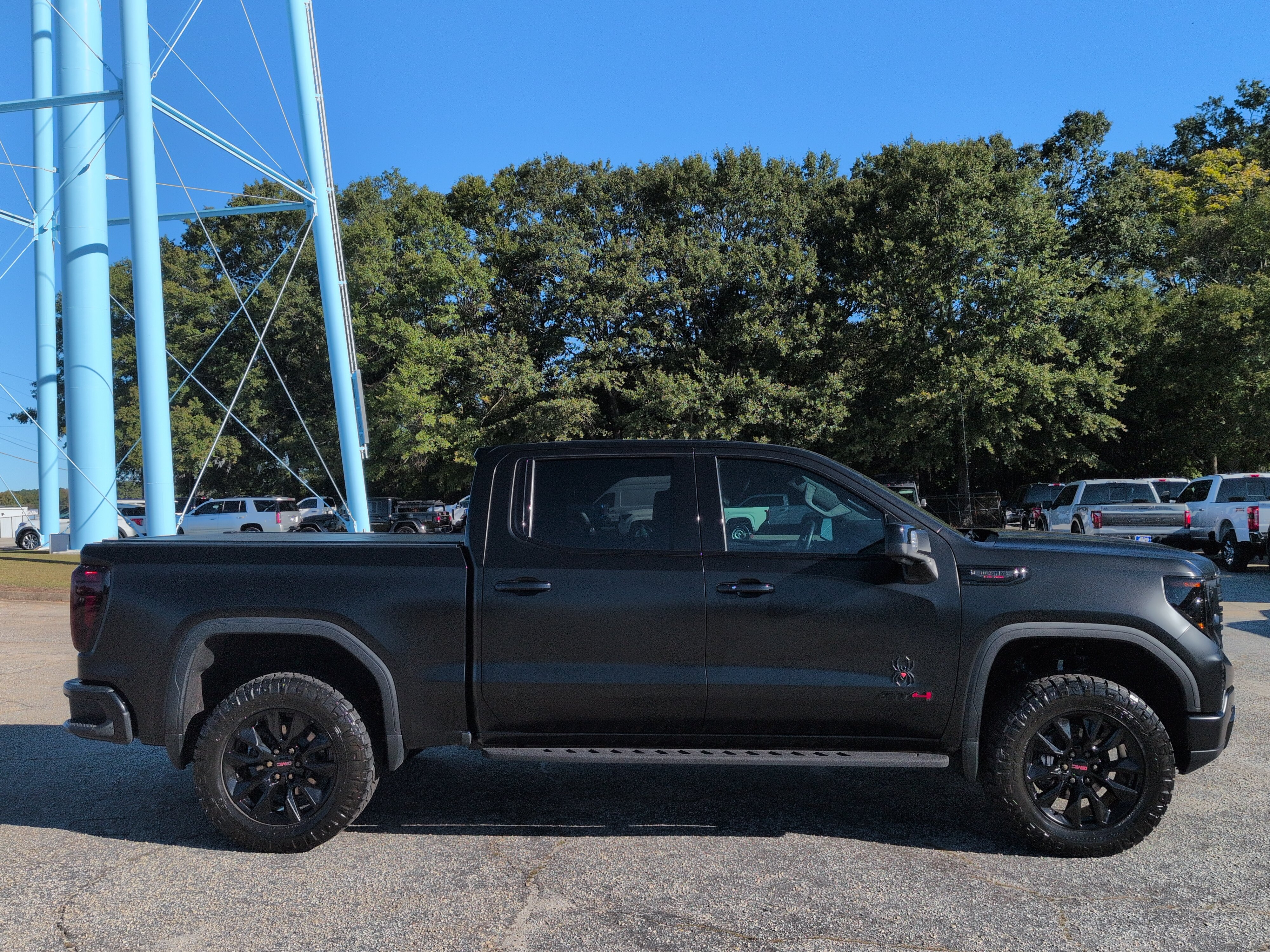 Used 2023 GMC Sierra 1500 AT4 w/ Technology Package AWD/4WD image 2