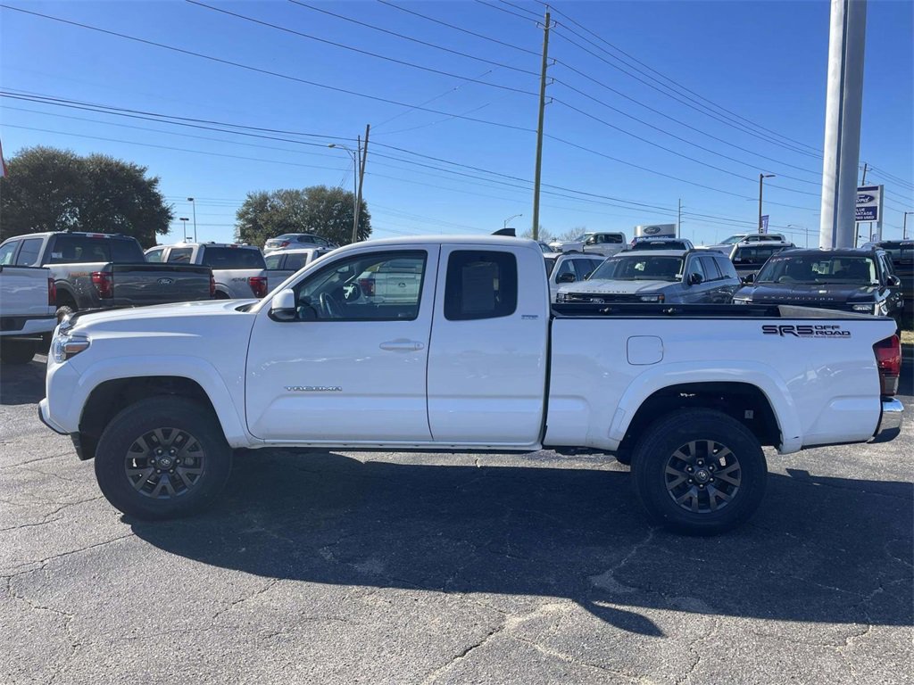 Used 2022 Toyota Tacoma image 2