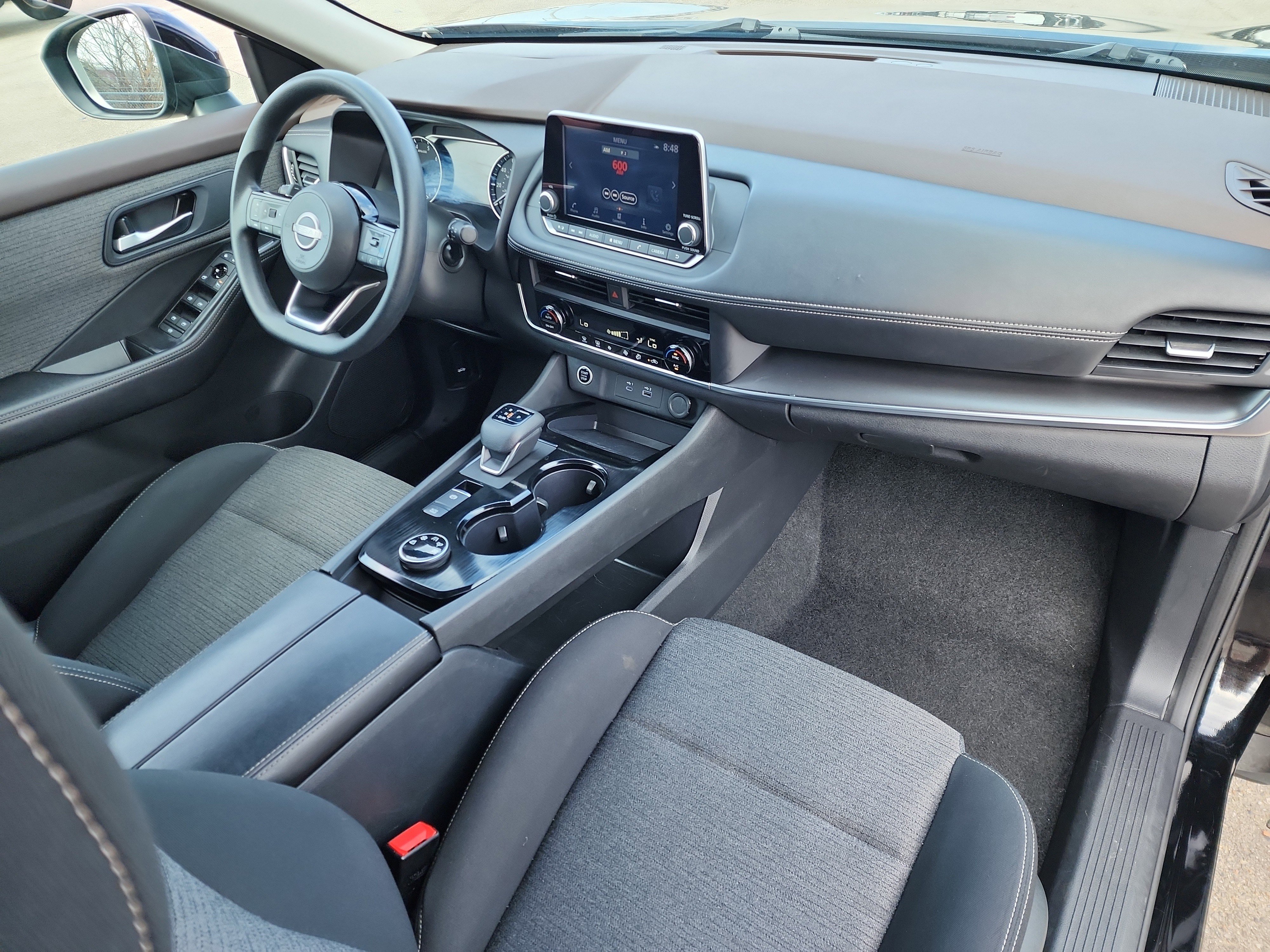 Used 2023 Nissan Rogue SV image 16