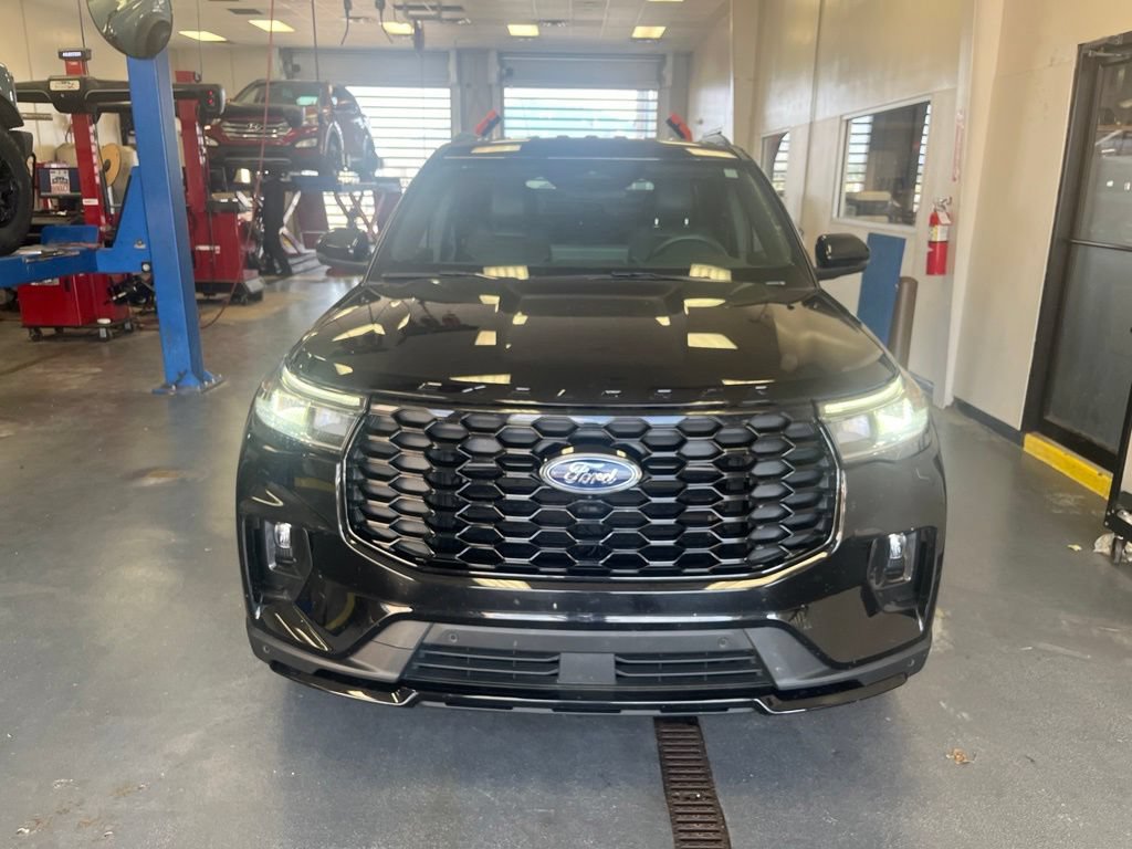 Certified 2025 Ford Explorer ST-Line w/ ST-Line Street Pack AWD/4WD image 12