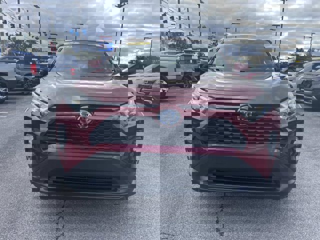 Used 2022 Toyota RAV4 XLE Premium image 10
