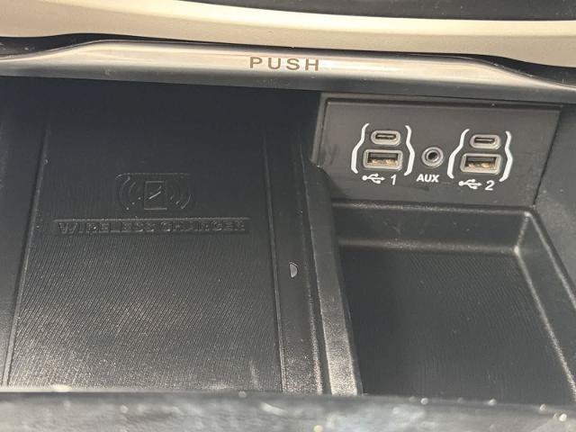 Used 2021 Chrysler Pacifica Limited w/ Uconnect Theater Family Group AWD/4WD image 31
