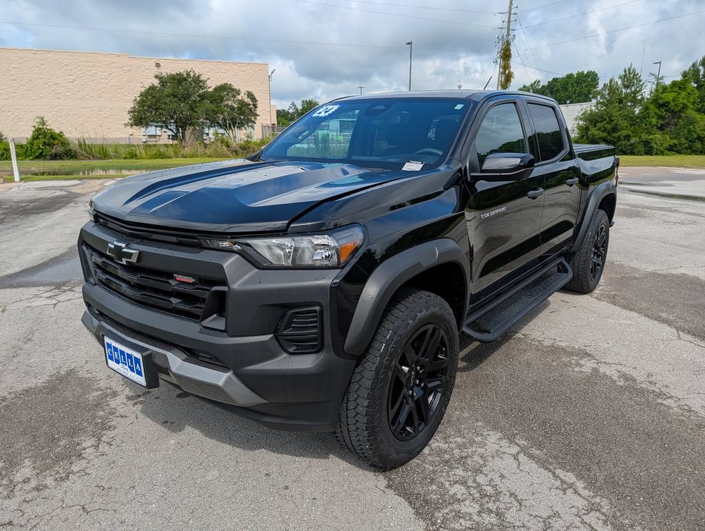 Used 2024 Chevrolet Colorado Trail Boss w/ Technology Package AWD/4WD image 6