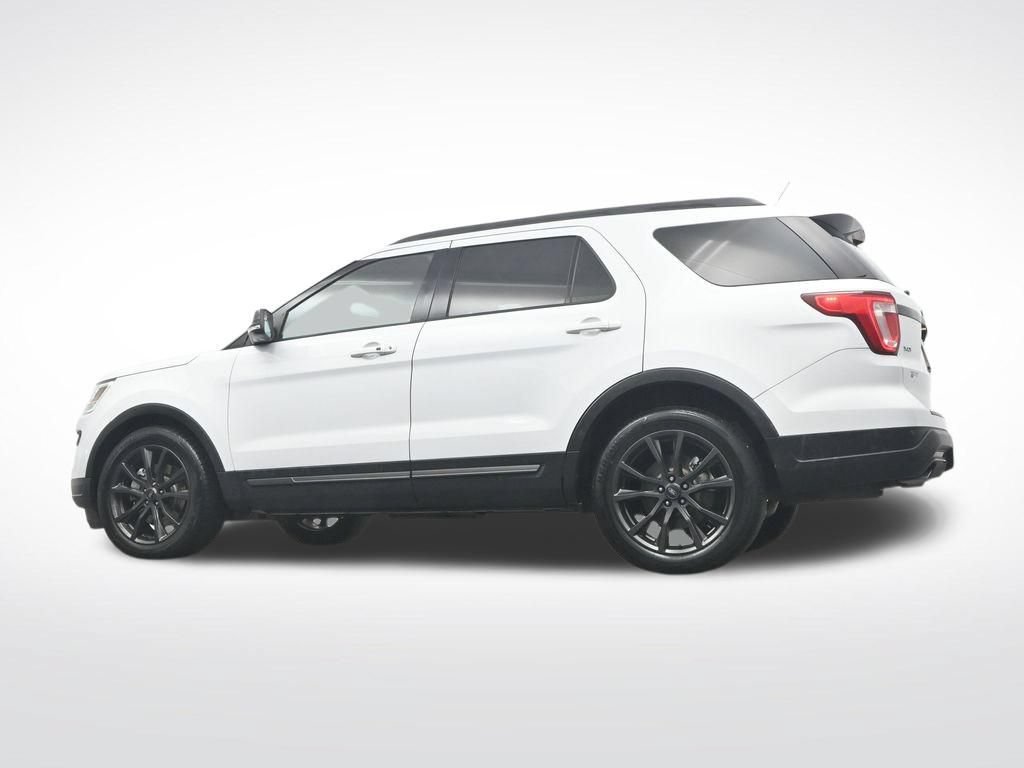 Certified 2018 Ford Explorer XLT w/ Equipment Group 202A FWD image 39