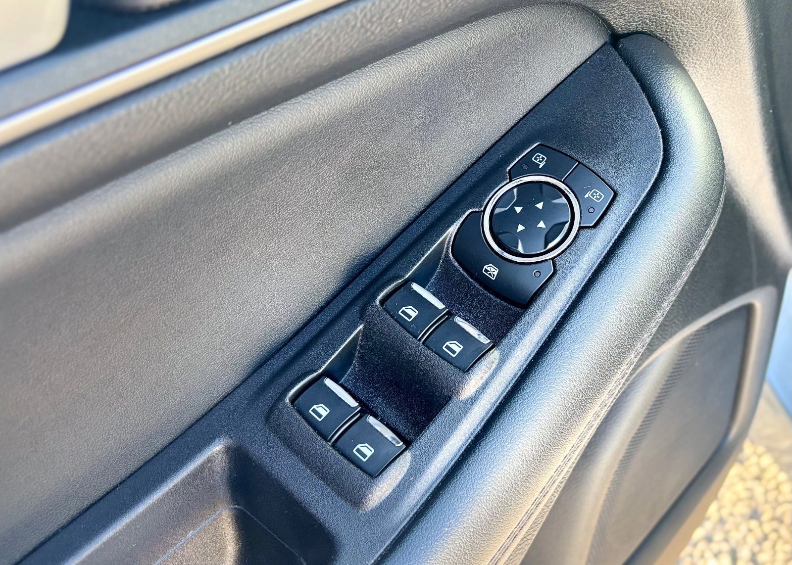 Certified 2024 Ford Edge SEL w/ Convenience Package image 30