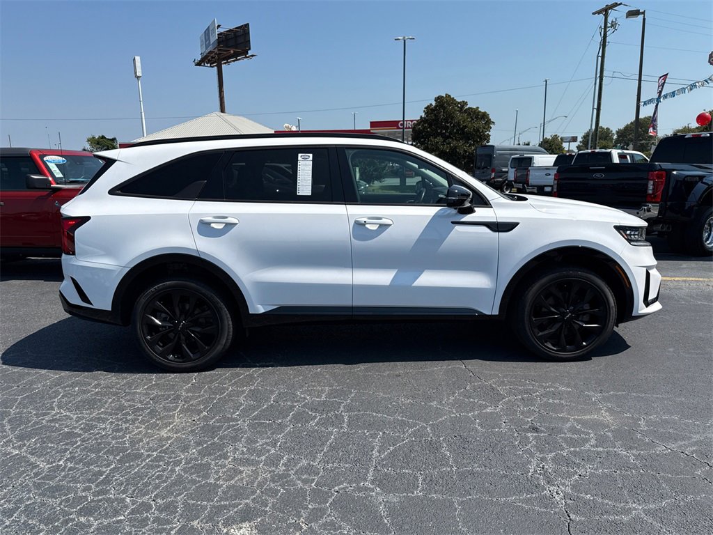 Used 2023 Kia Sorento SX image 2