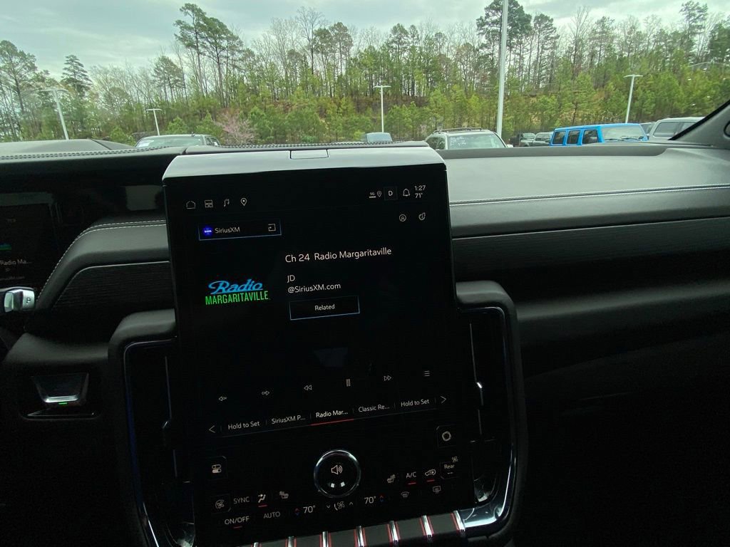 Used 2025 GMC Yukon AT4 Ultimate image 15