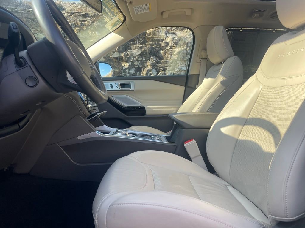 Certified 2022 Ford Explorer Platinum w/ Technology Package image 21