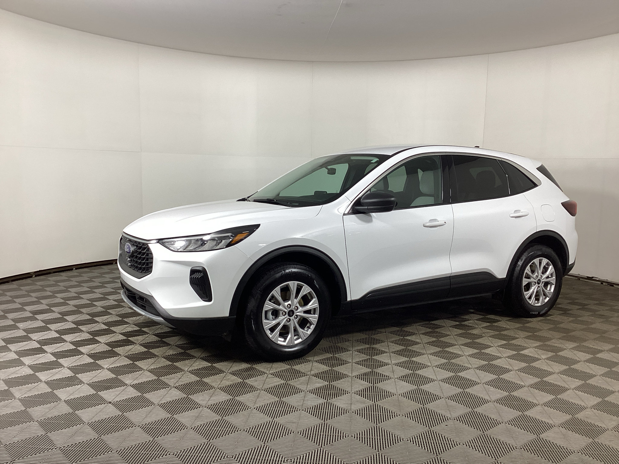 Certified 2024 Ford Escape Active AWD/4WD image 5
