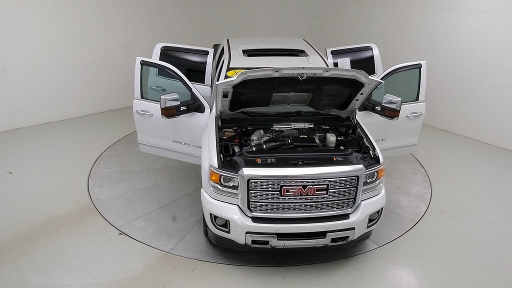 Used 2019 GMC Sierra 2500 Denali w/ Suspension Package, Off-Road AWD/4WD image 48