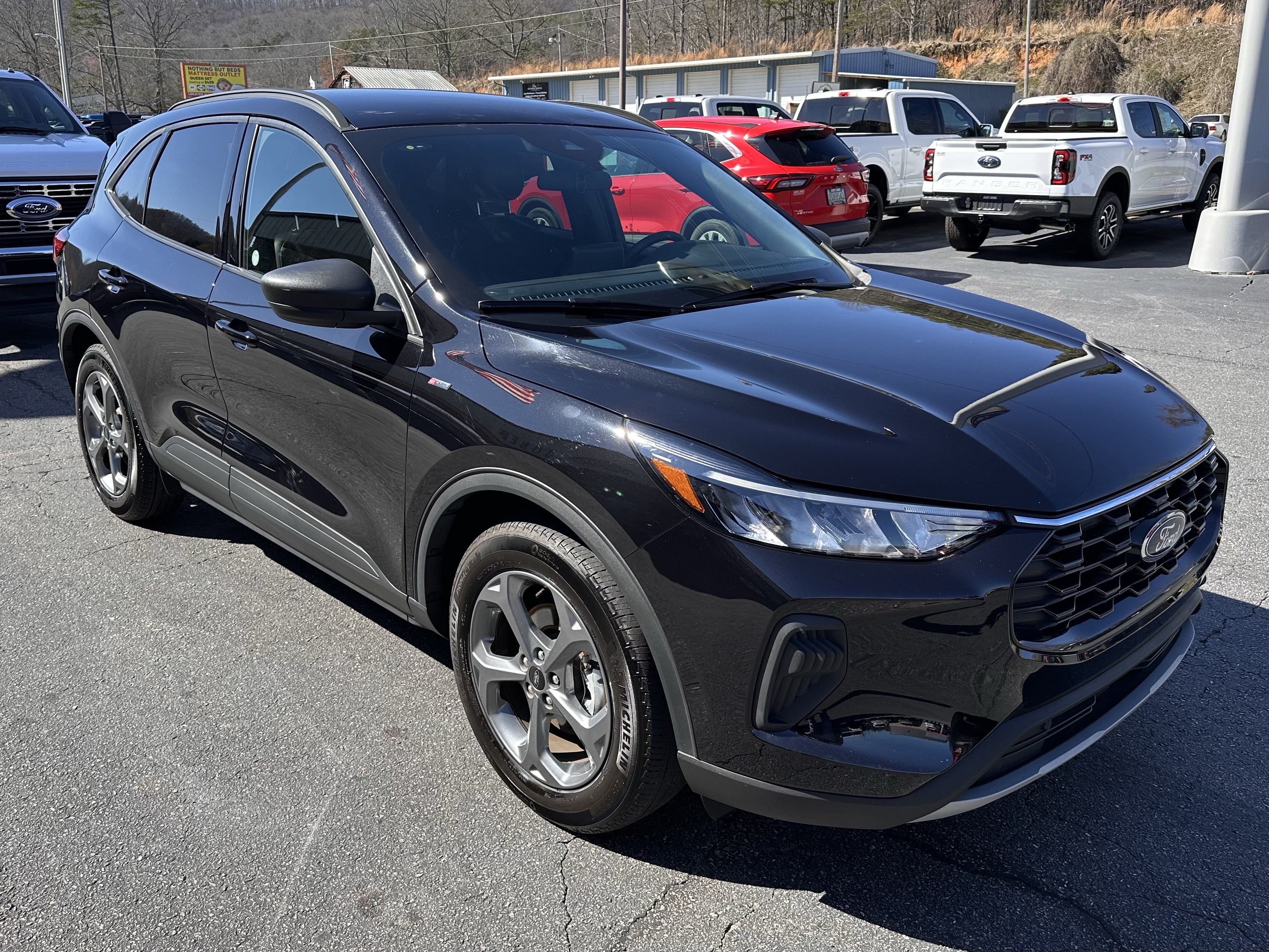Certified 2025 Ford Escape ST-Line FWD image 4