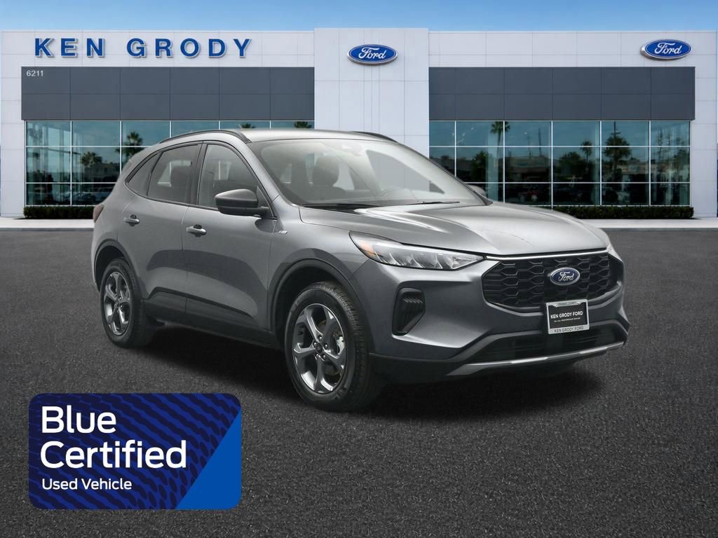 Certified 2025 Ford Escape ST-Line AWD/4WD image 1