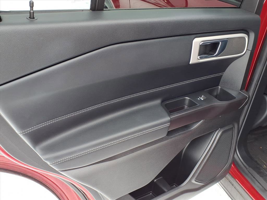Certified 2020 Ford Explorer XLT w/ Equipment Group 202A image 15