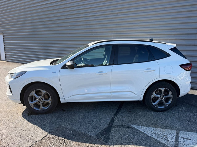 Certified 2023 Ford Escape ST-Line w/ Tech Pack #1 AWD/4WD image 2