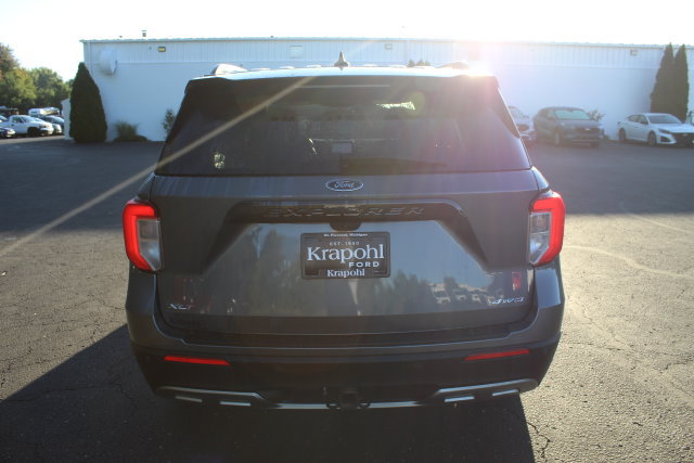 Certified 2021 Ford Explorer XLT w/ Equipment Group 202A AWD/4WD image 16