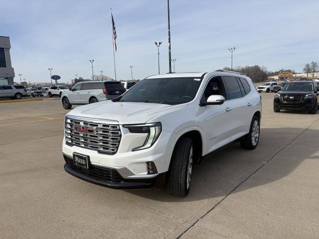 Used 2024 GMC Acadia Denali w/ Super Cruise Package image 4