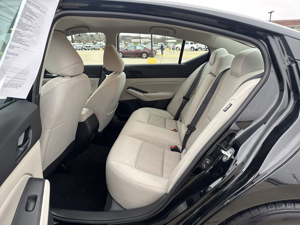 Used 2024 Nissan Altima 2.5 SV image 30