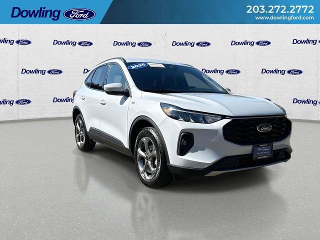 Certified 2025 Ford Escape ST-Line Select AWD/4WD image 2