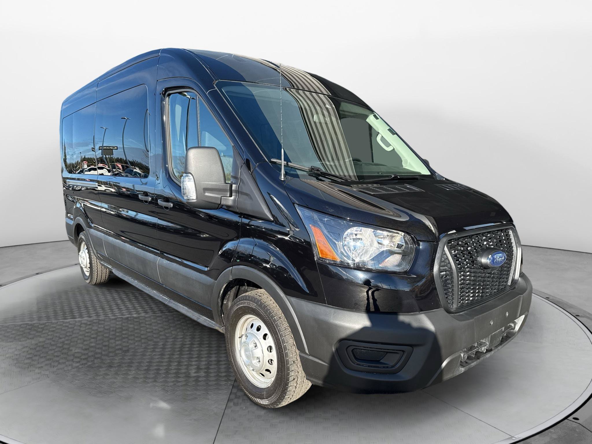 Certified 2025 Ford Transit 350 XL AWD/4WD image 1
