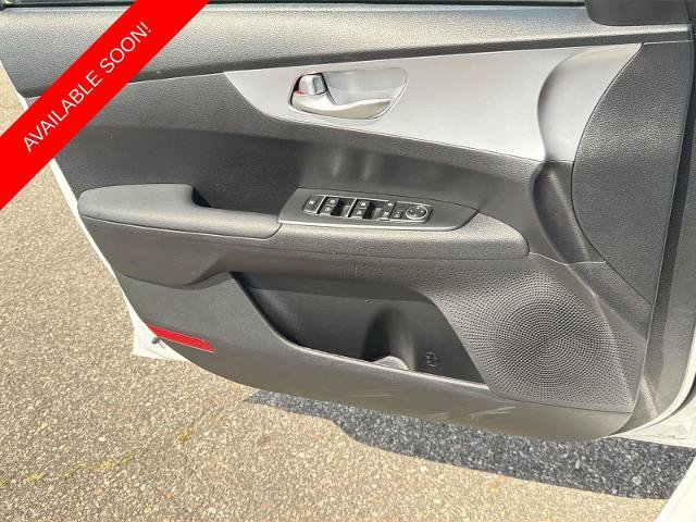 Used 2024 Kia Forte LXS FWD image 29