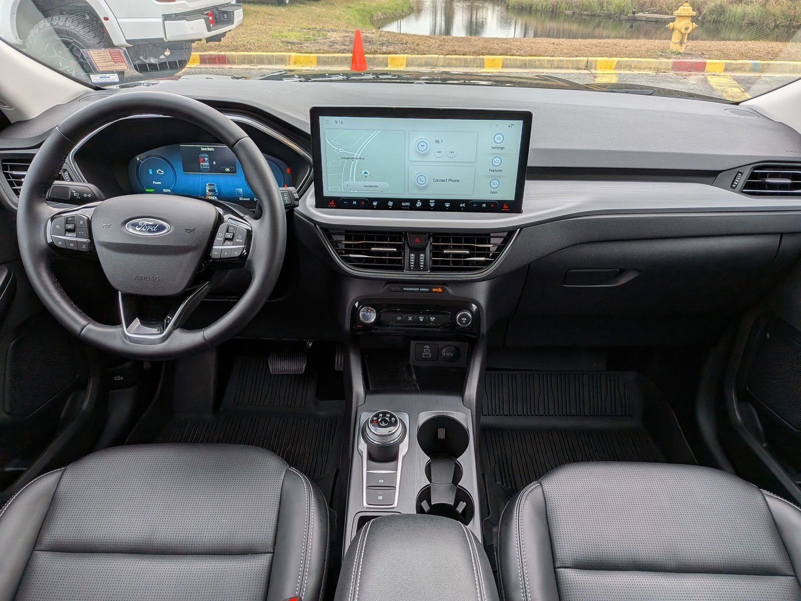 Certified 2025 Ford Escape Platinum image 17