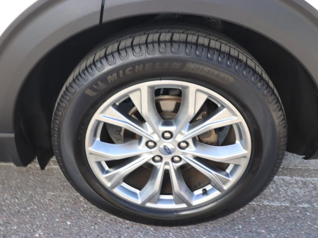 Certified 2020 Ford Explorer XLT w/ Equipment Group 202A image 25