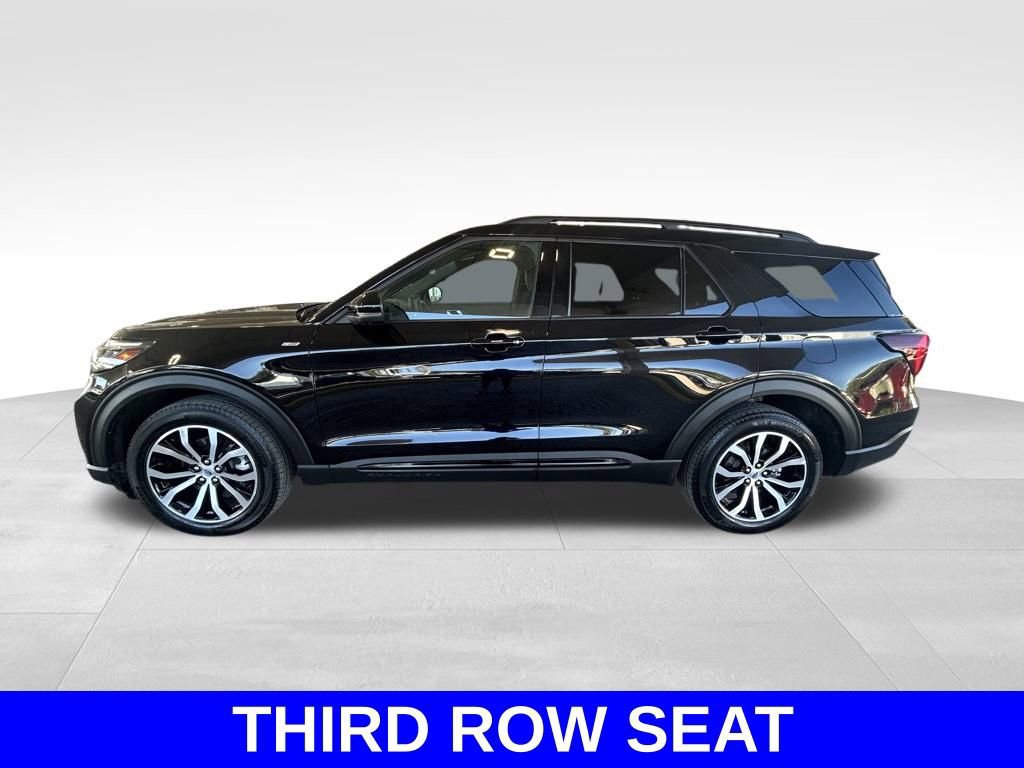 Certified 2025 Ford Explorer ST-Line image 6