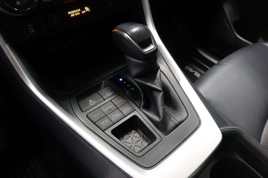 Used 2019 Toyota RAV4 XLE Premium w/ Cold Weather Package AWD/4WD image 34