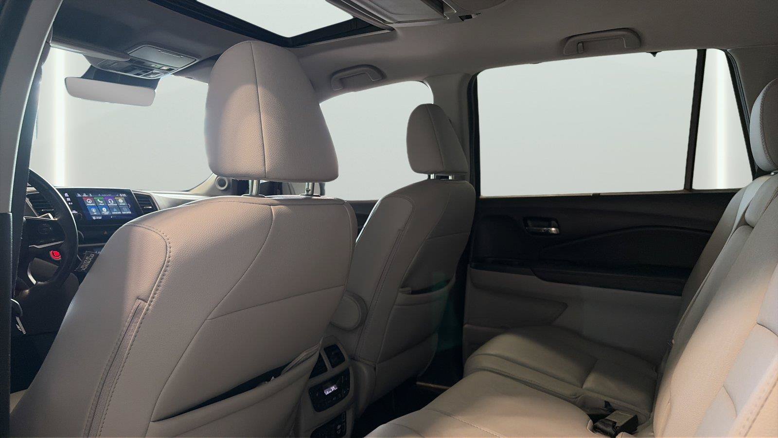 Used 2019 Honda Pilot Touring image 17