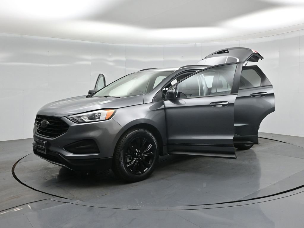Certified 2022 Ford Edge SE w/ Black Appearance Package image 53