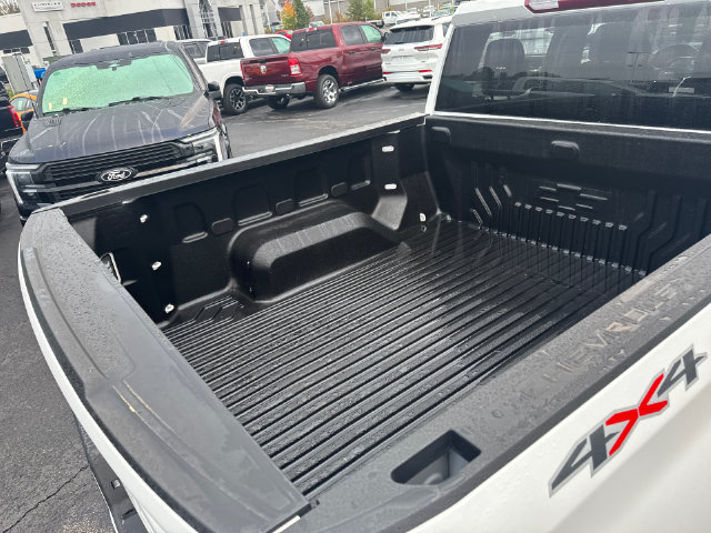 Used 2025 Chevrolet Silverado 1500 LT AWD/4WD image 9
