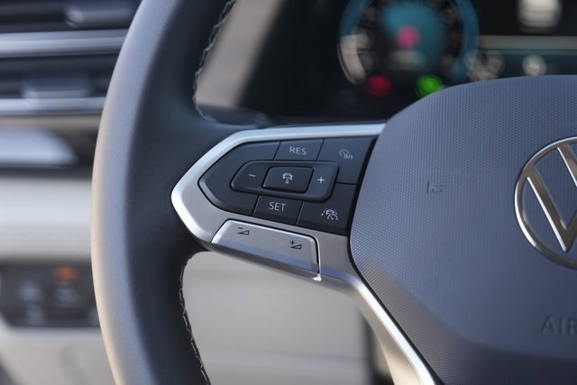 Used 2024 Volkswagen Atlas SE image 22