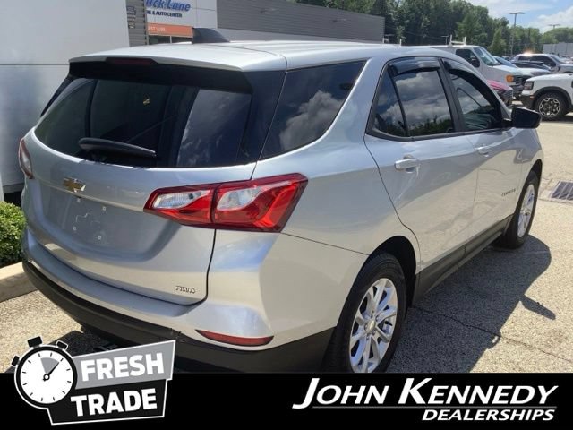 Used 2020 Chevrolet Equinox LS w/ LS Convenience Package AWD/4WD image 3
