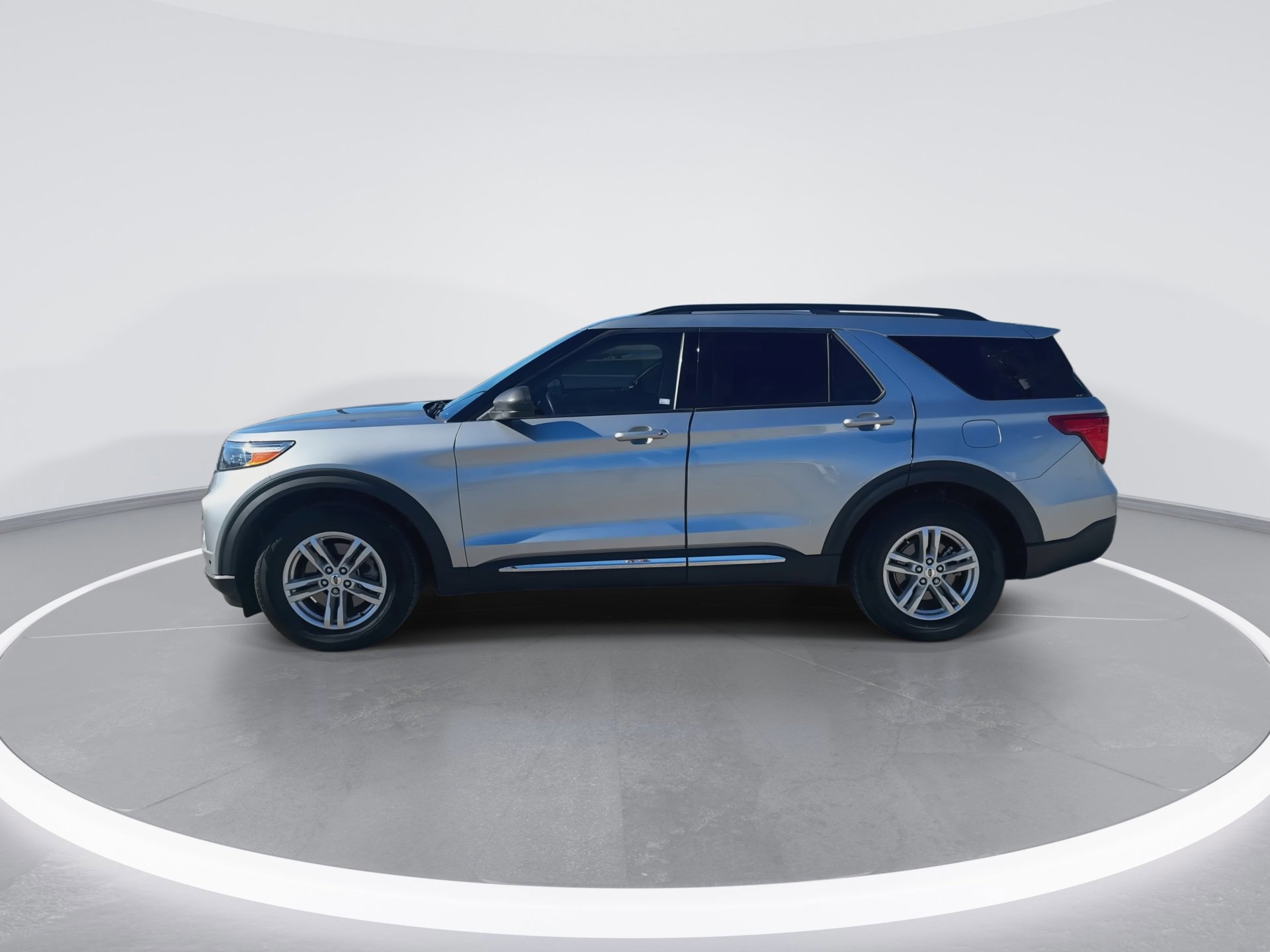 Certified 2023 Ford Explorer XLT image 6
