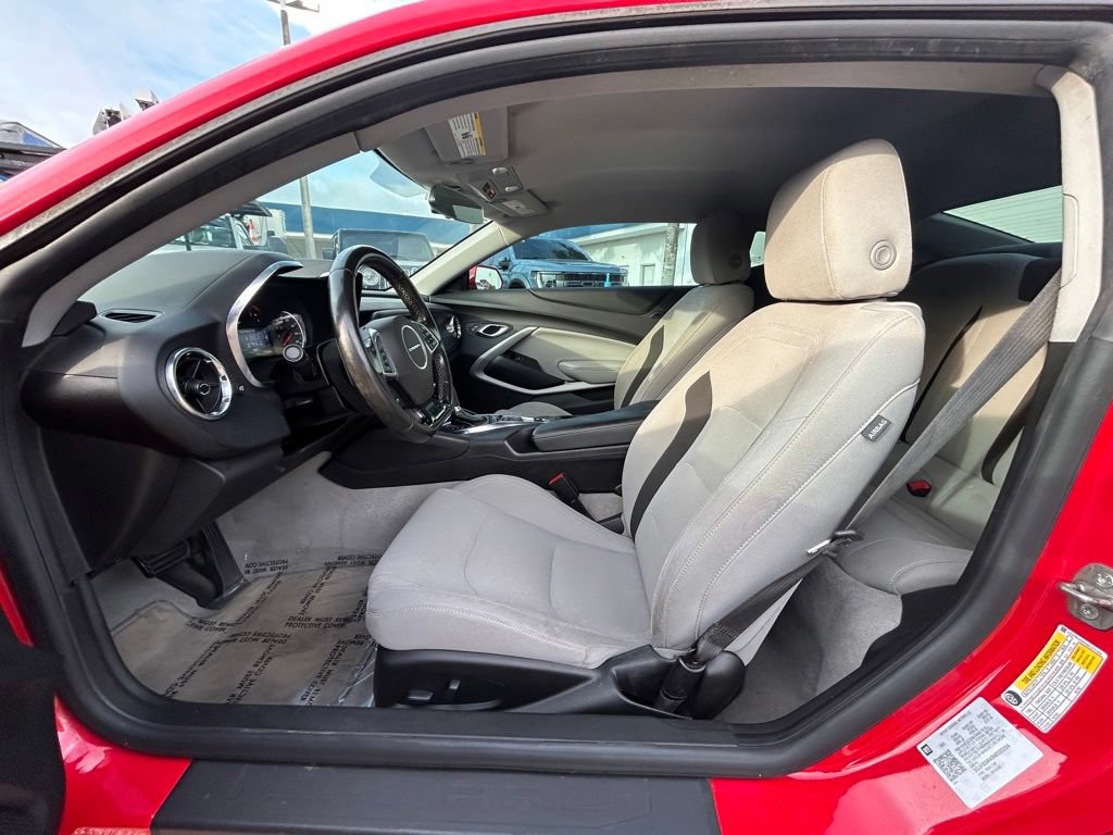 Used 2022 Chevrolet Camaro LT RWD image 12