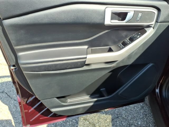Certified 2022 Ford Explorer XLT w/ Equipment Group 202A AWD/4WD image 13