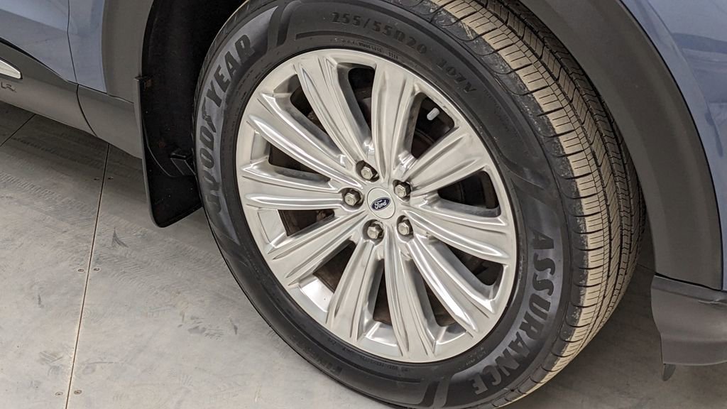 Certified 2021 Ford Explorer Limited image 5