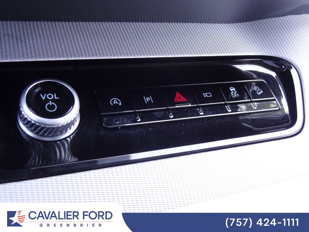 Certified 2026 Ford Expedition Active AWD/4WD image 39