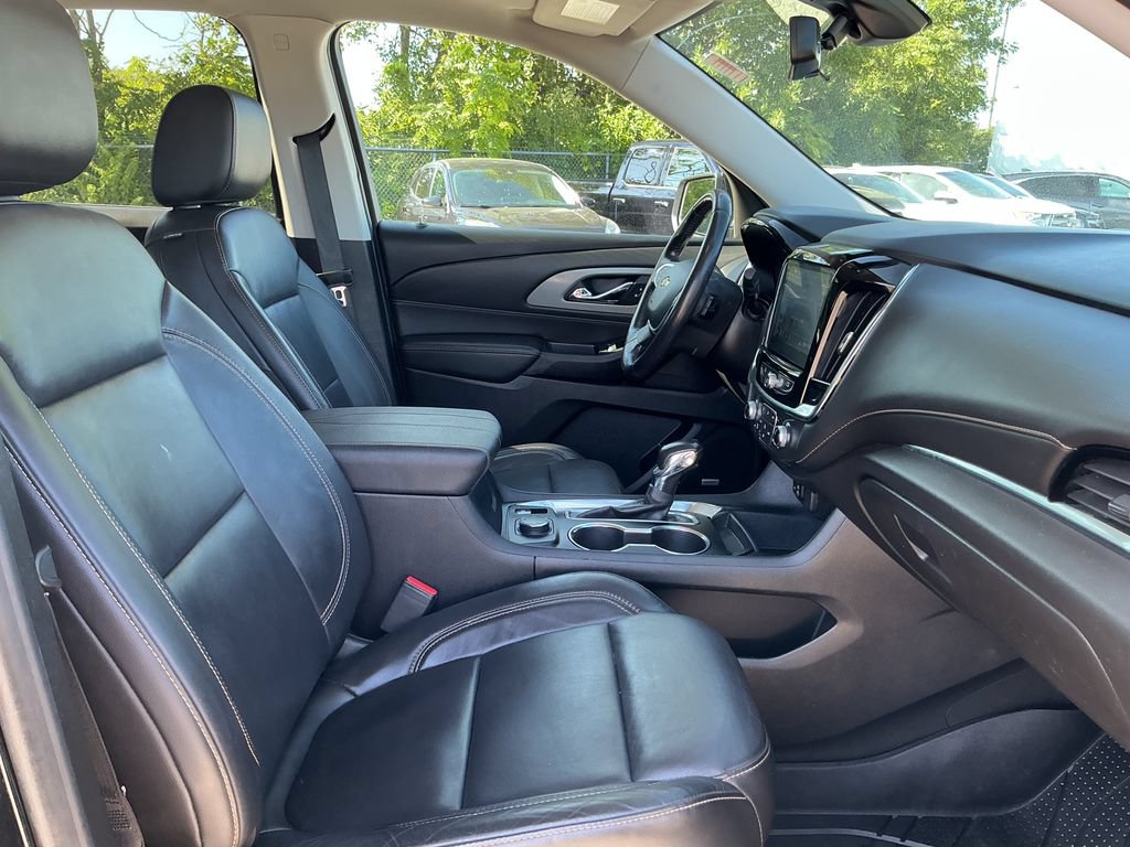 Used 2021 Chevrolet Traverse LT AWD/4WD image 18