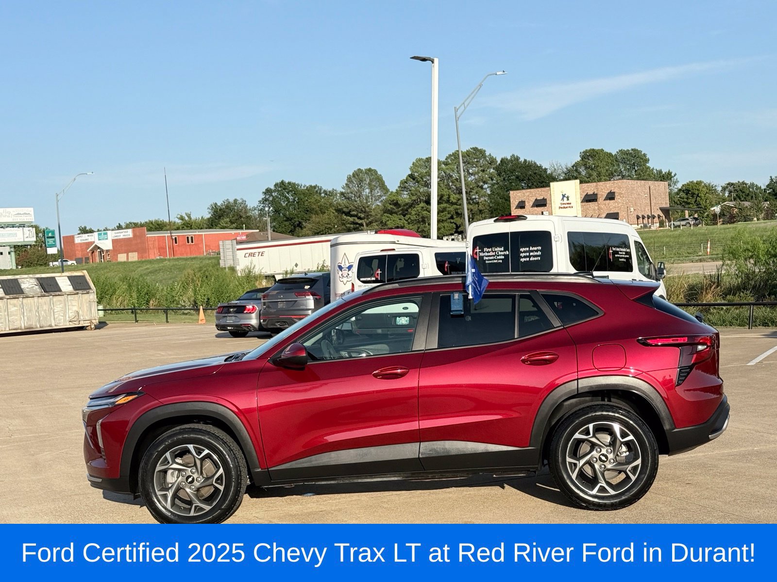 Used 2025 Chevrolet Trax LT FWD image 8