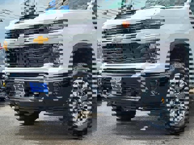Used 2024 Chevrolet Silverado 2500 Custom w/ Snow Plow Prep/Camper Package image 2