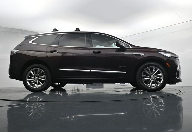 Used 2022 Buick Enclave Avenir w/ Avenir Technology Package AWD/4WD image 39