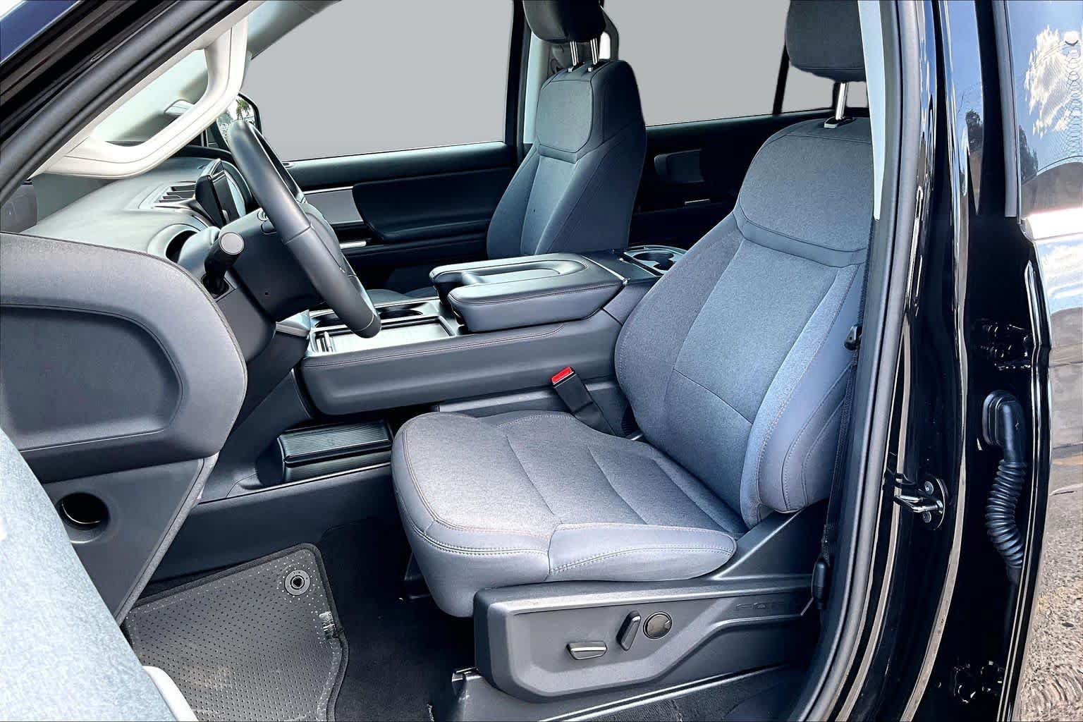 Certified 2025 Ford Expedition Active RWD image 8
