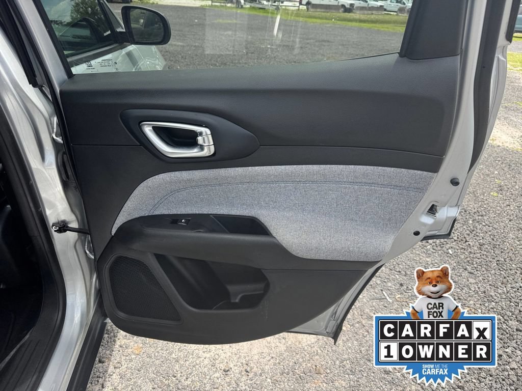 Used 2024 Jeep Compass Latitude AWD/4WD image 26