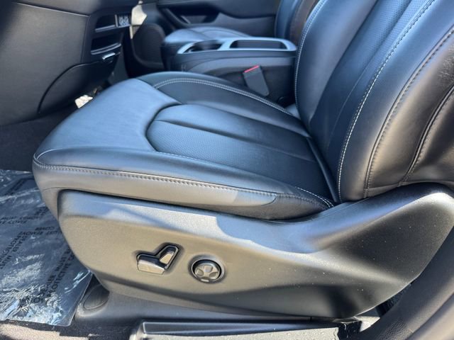 Used 2025 Chrysler Pacifica Select FWD image 15