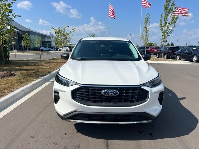 Certified 2023 Ford Escape Active AWD/4WD image 2