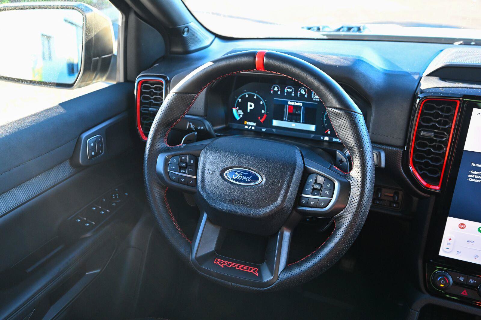 Certified 2025 Ford Ranger Raptor AWD/4WD image 32